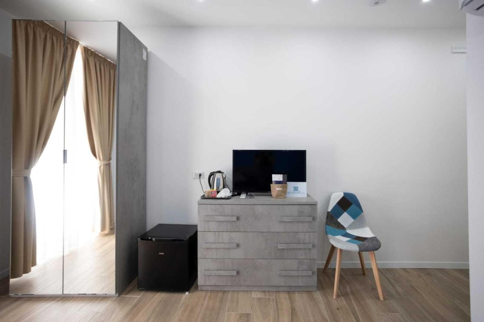 Giuly Suites & Rooms Napoli Eksteriør billede