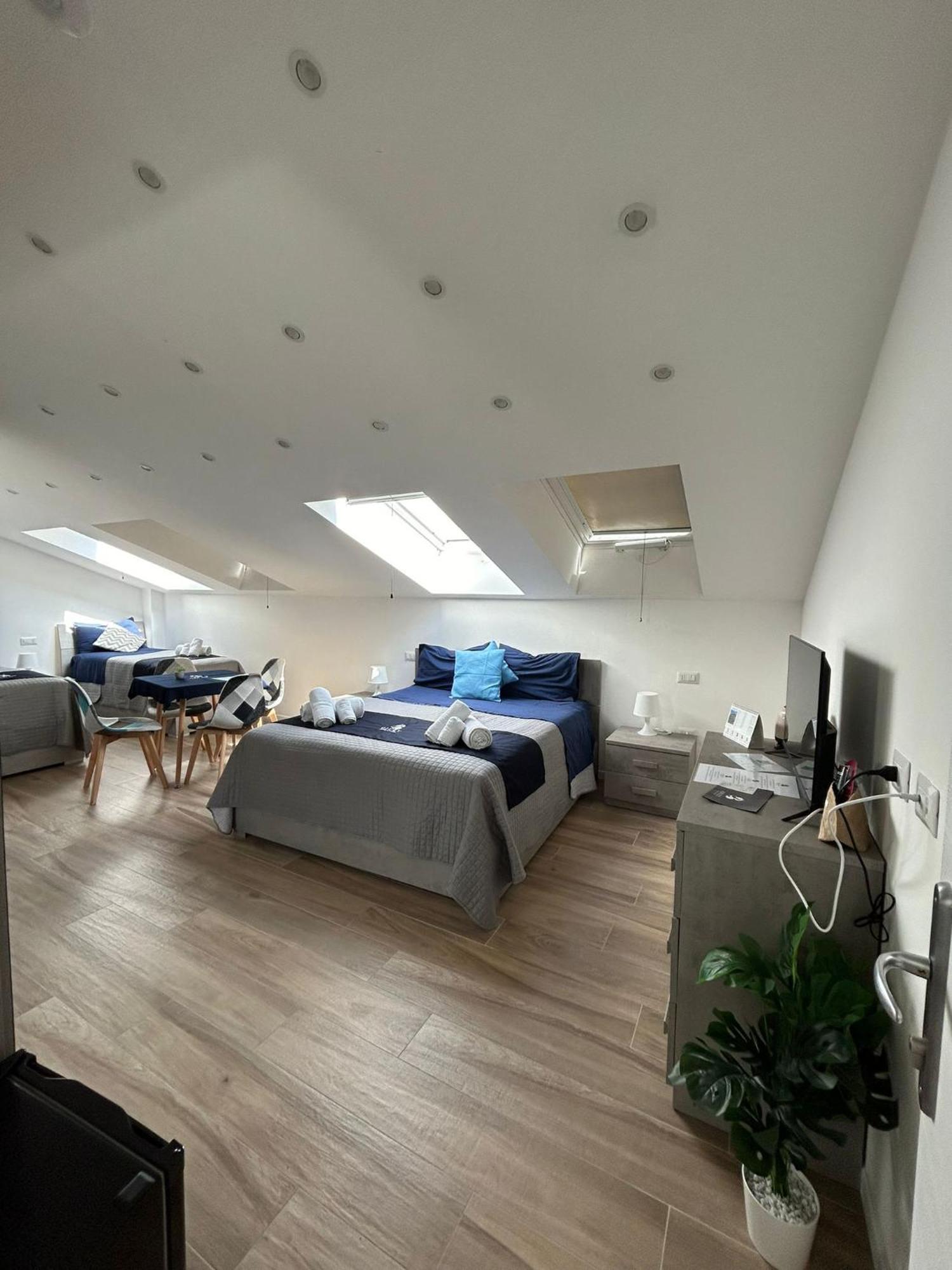 Giuly Suites & Rooms Napoli Eksteriør billede