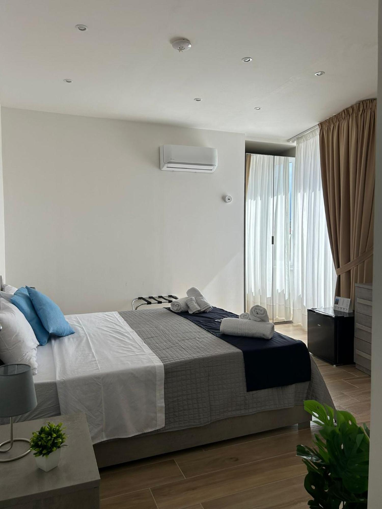 Giuly Suites & Rooms Napoli Eksteriør billede