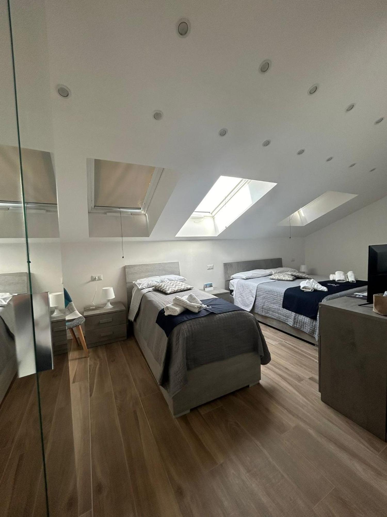 Giuly Suites & Rooms Napoli Eksteriør billede