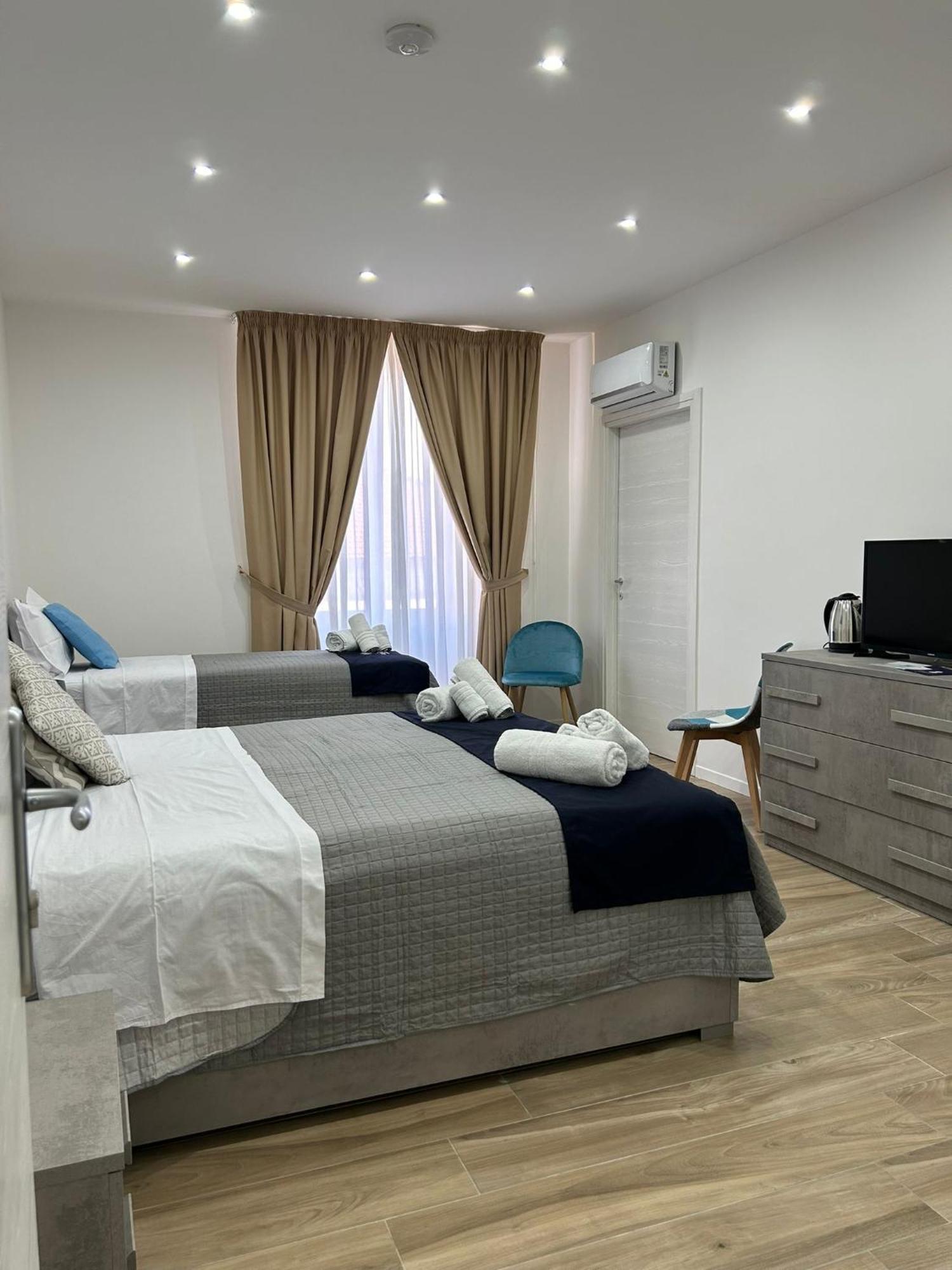 Giuly Suites & Rooms Napoli Eksteriør billede